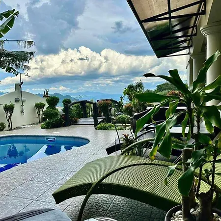 Avana Hills Tagaytay Villa